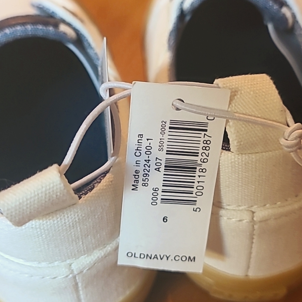 Old Navy white Canvas boat shoe sneakers toddler boy Size 6 Brand new - Picture 6 of 9
